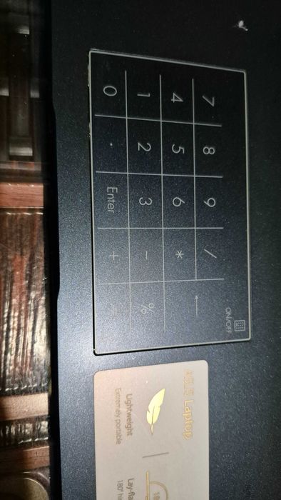 Vand laptop ASUS in stare perfecta de functionare