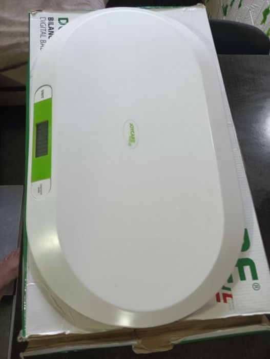 Vând cântar pentru nou născuți