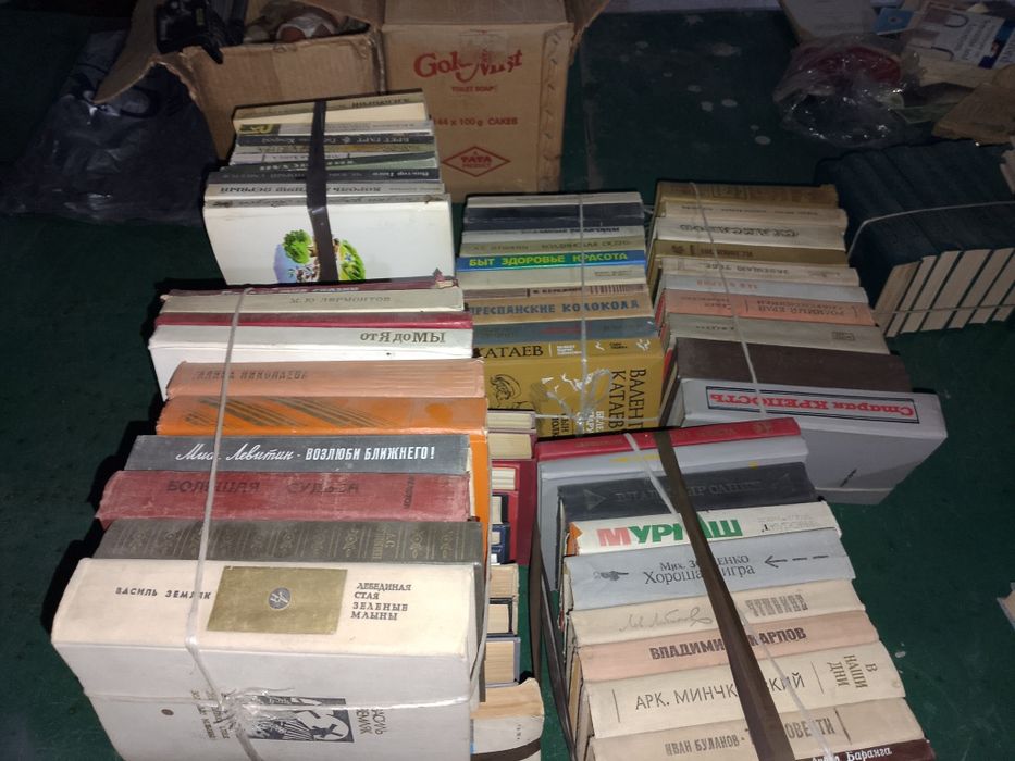 Книги в большом количестве