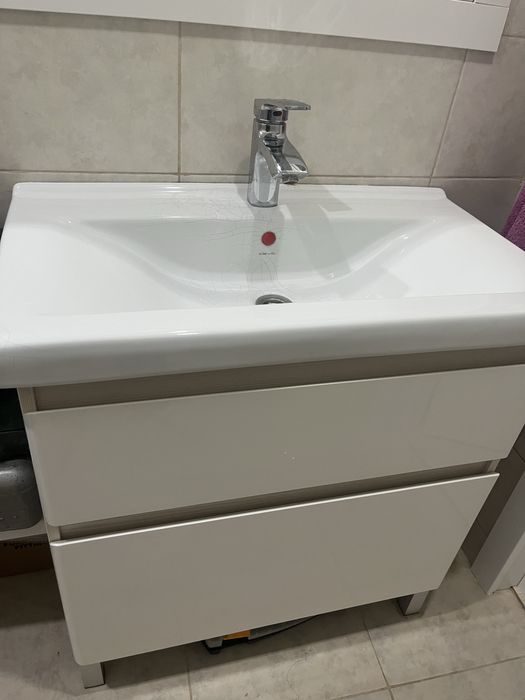Продаётся тумба для ванной с раковиной