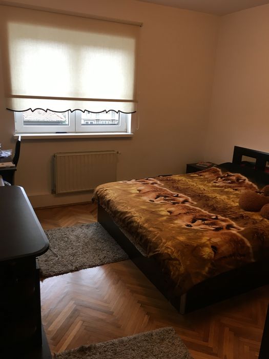Proprietar vand apartament 3 camere, aproape de centru si facultati