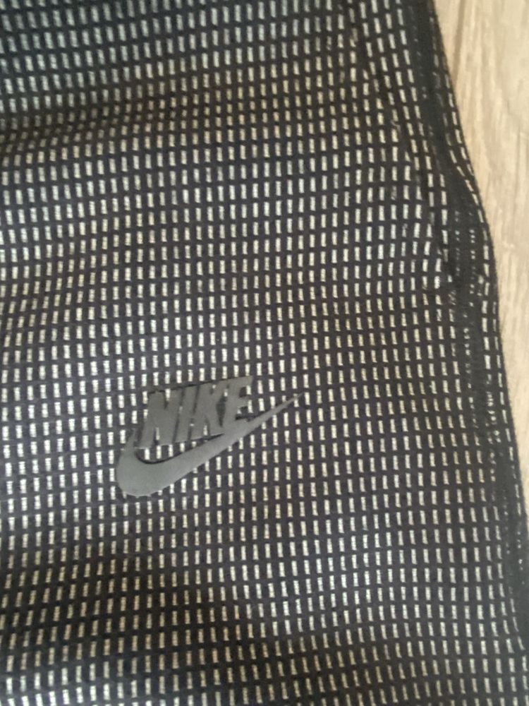 Nike Tech fleece много рядък