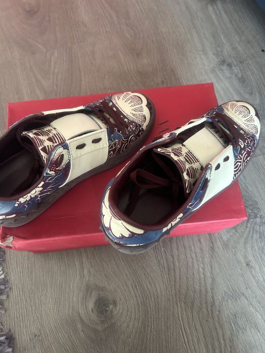 Valentino Garavani сникърси