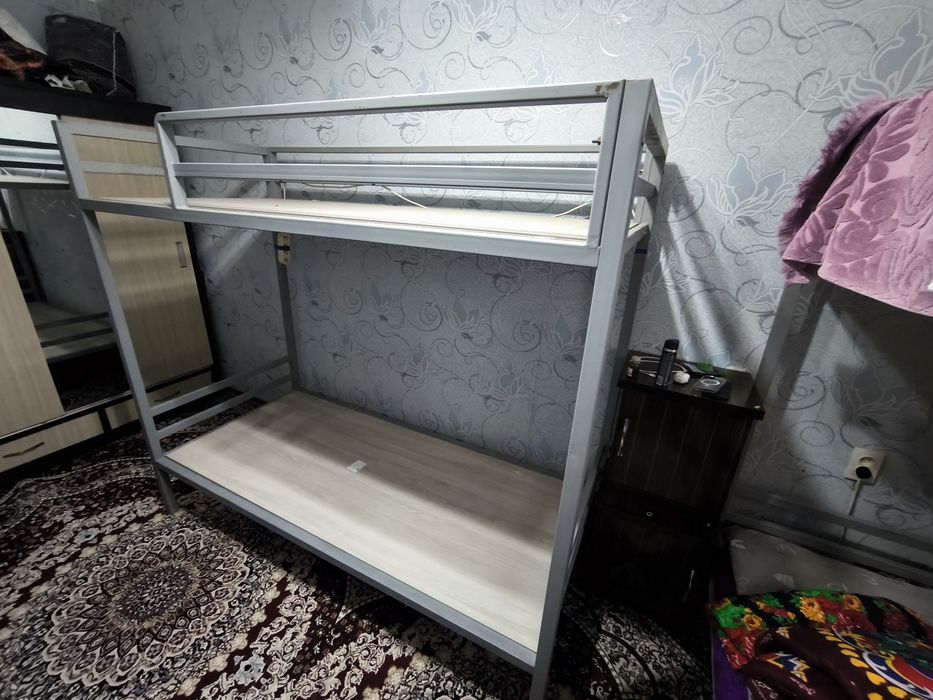 2 дона Металлические Двухъярусная кроватлар сотилади