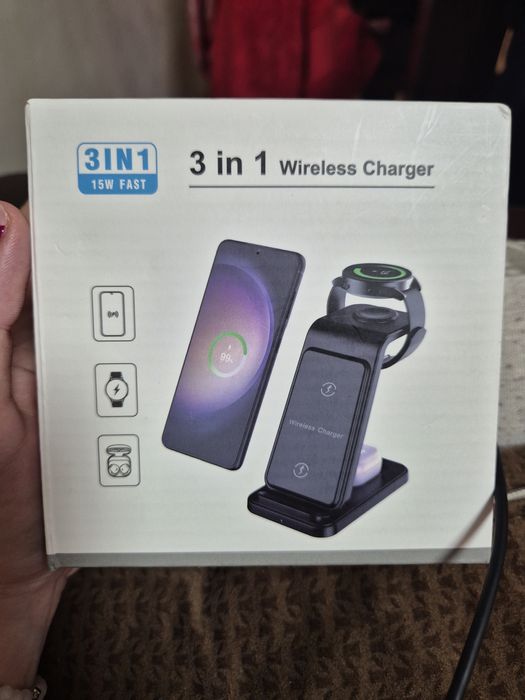 3 в 1 Безжична станция за зареждане