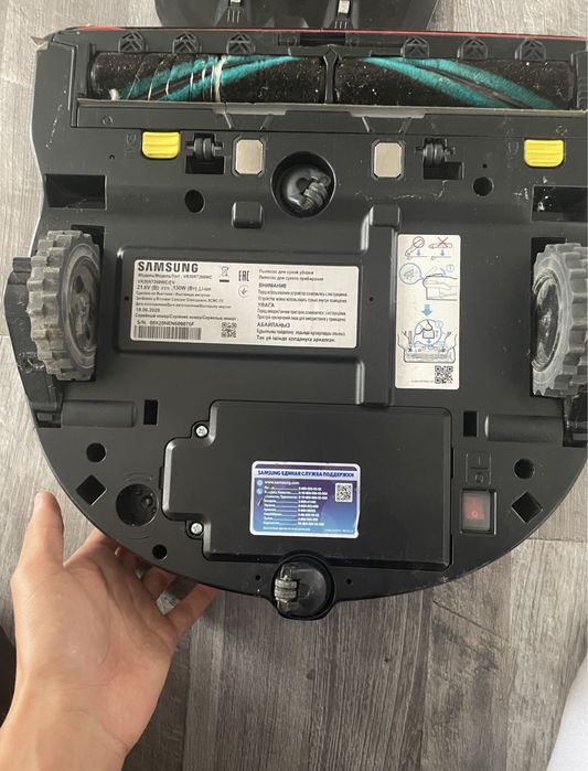 Продам робот пылесос срочно!