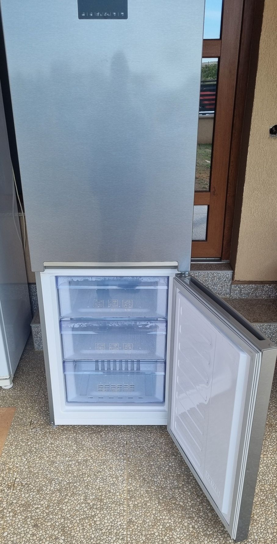 Combina frigorifica Beko NeoFrost