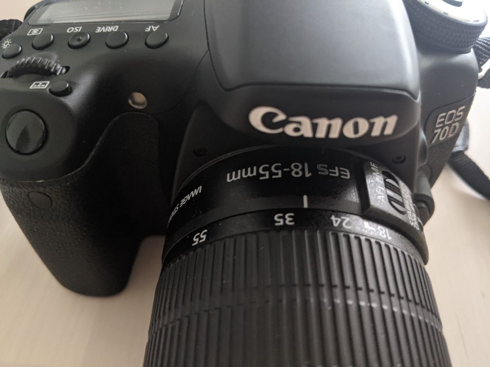 Canon EOS 70D + EFS 18-55 mm