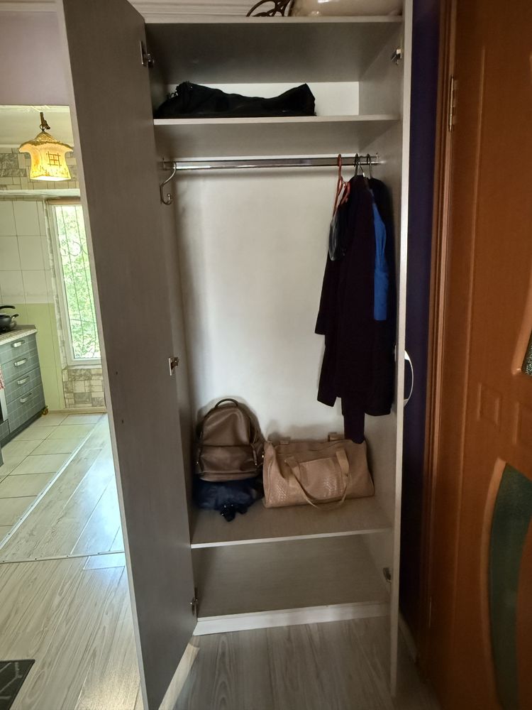 Продам шкаф для прихожей