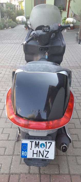 Vând Scuter Piaggio X8 2004