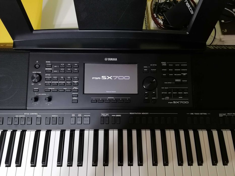 Orga Yamaha PSR-SX700 (Husa+stativ+pedala+stil/ritm)