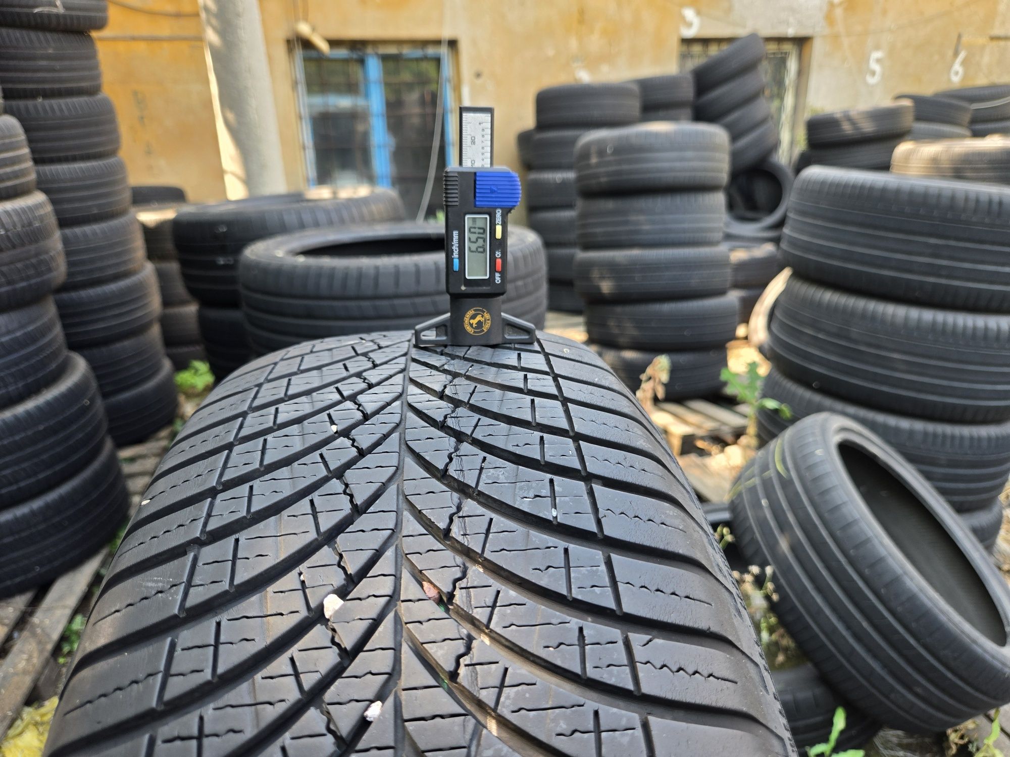 4бр. 225 55 18 Goodyear всесезонни.