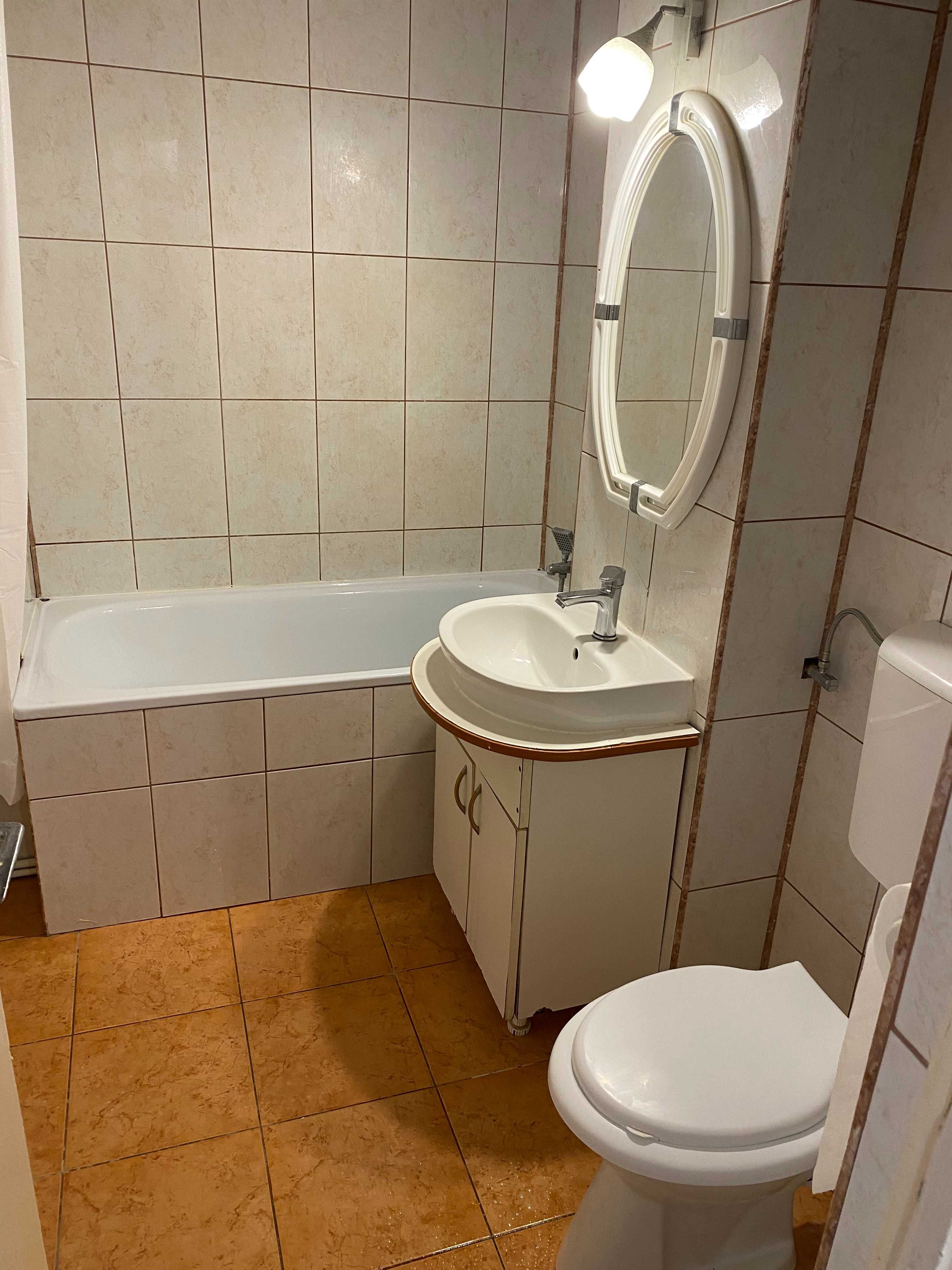 Inchiriez apartament cu 3 camere in zona Dumbrava 1 mobilat si utilat