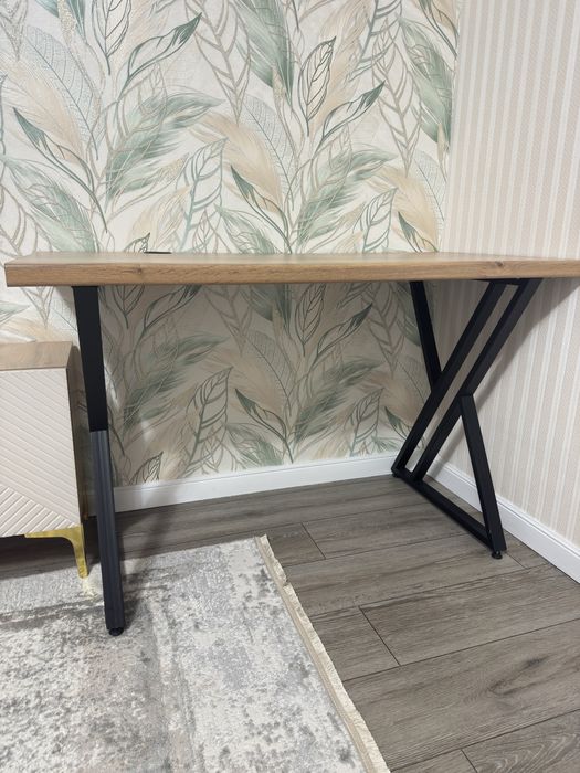 Продам стол компьютерный