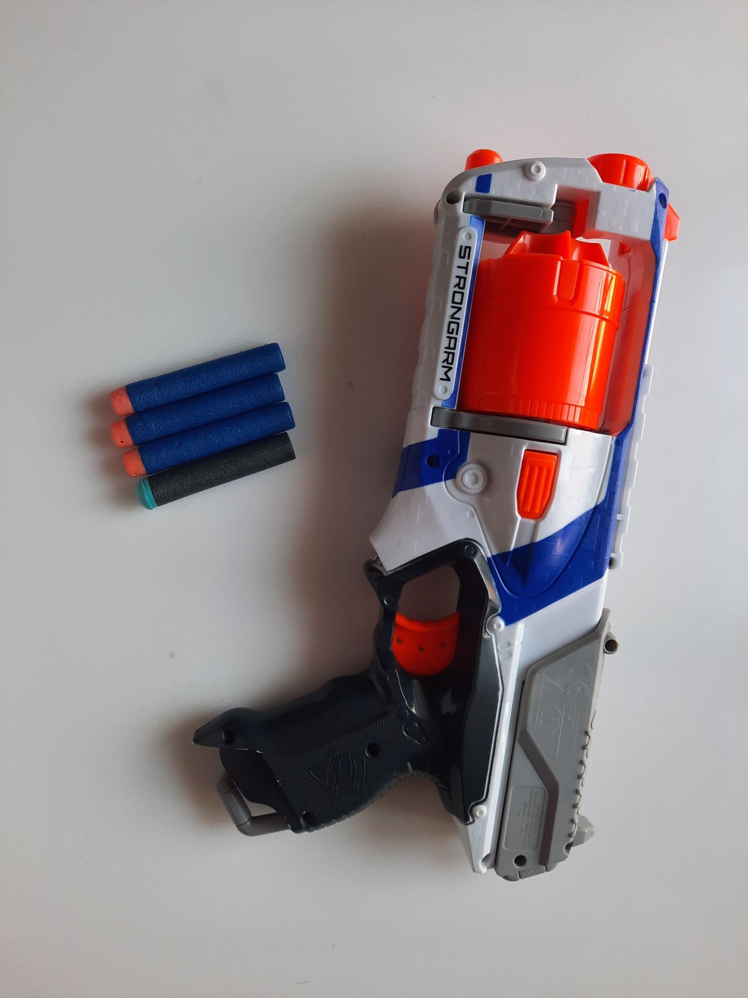 Бластер Nerf Elite Strongarm