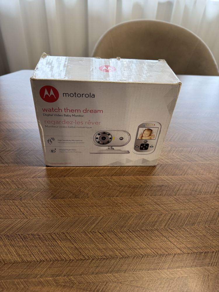 Бебефон Motorola