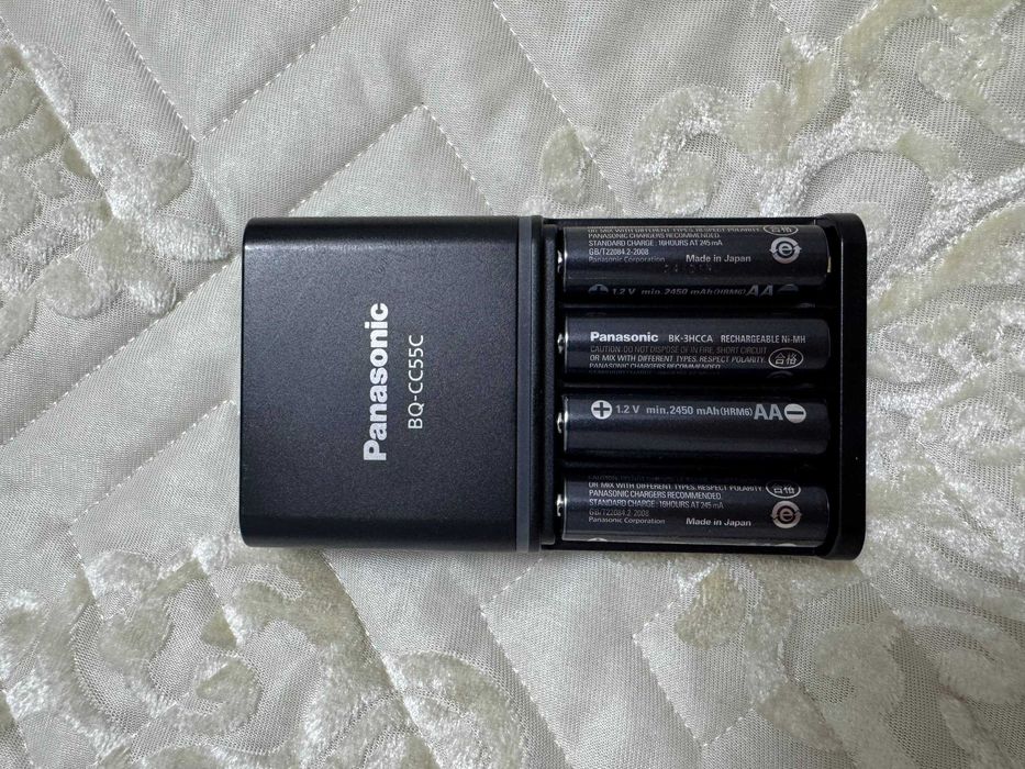 Зарядное устройство Panasonic BQ-CC55 с аккумуляторами Eneloop Pro AA