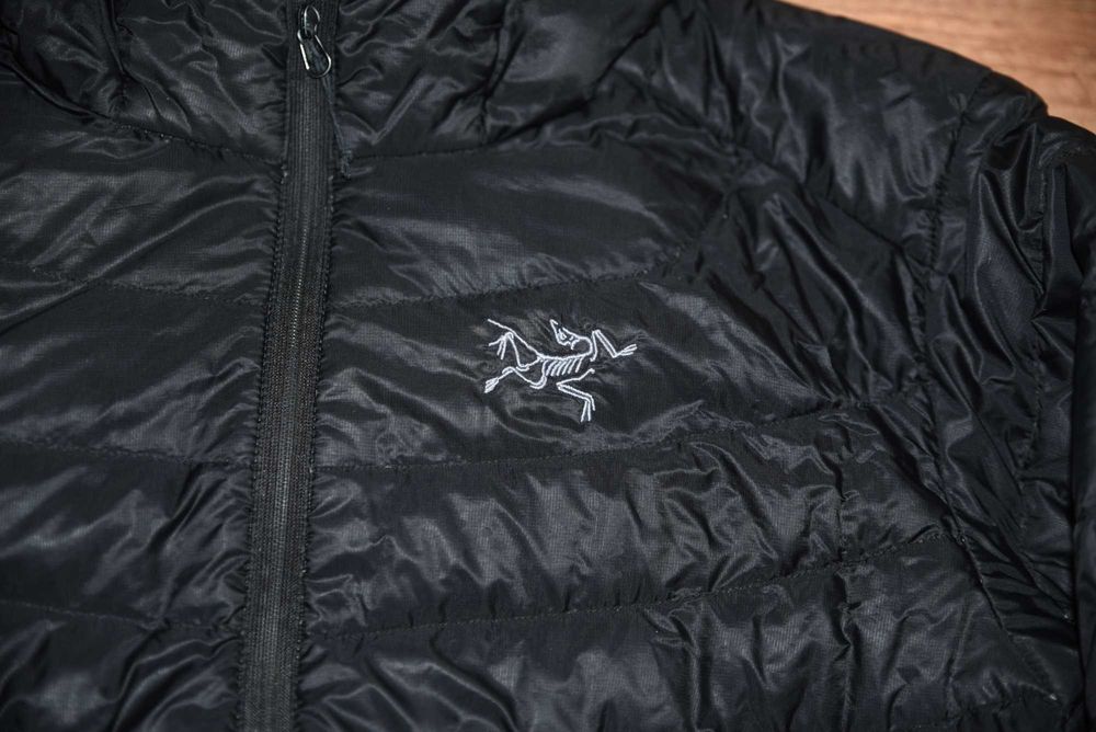 Arcteryx Cerium Оригинална дамска пухенка М размер