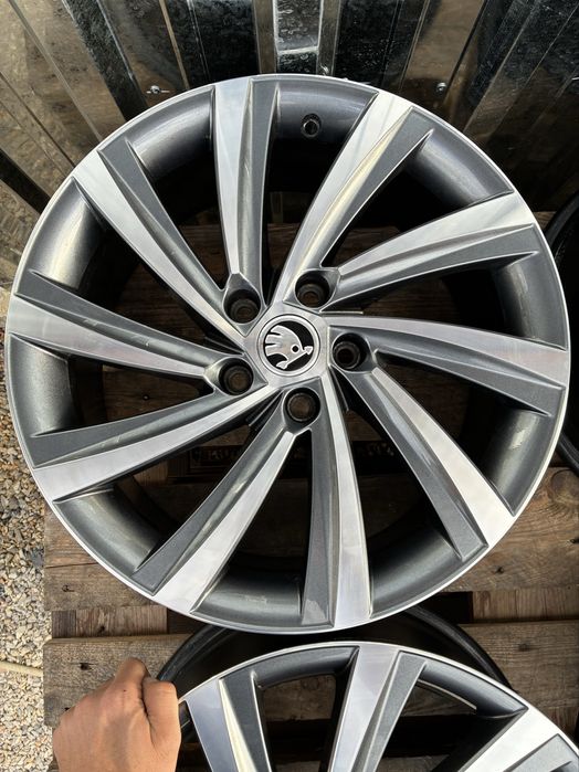 18 цола 5 х 112 мм Шкода Октавия , Фолксваген Голф , Skoda , VW