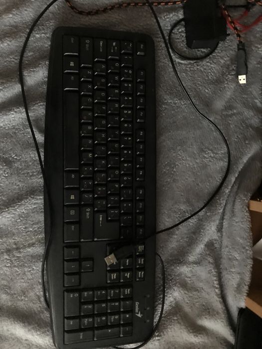 Продам клавиатуру