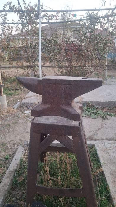 Наковальня в отличном состоянии