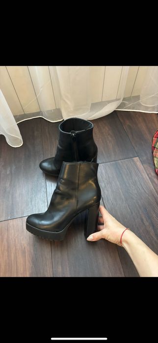 Дамски боти на марка H&M