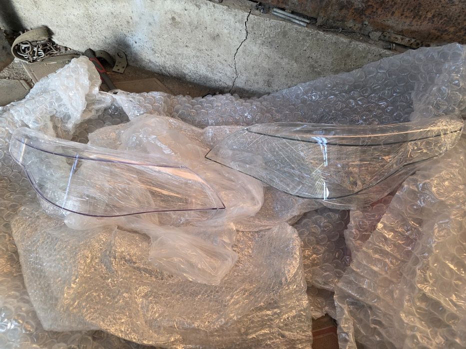 Стекла на фары бмв е60 новые