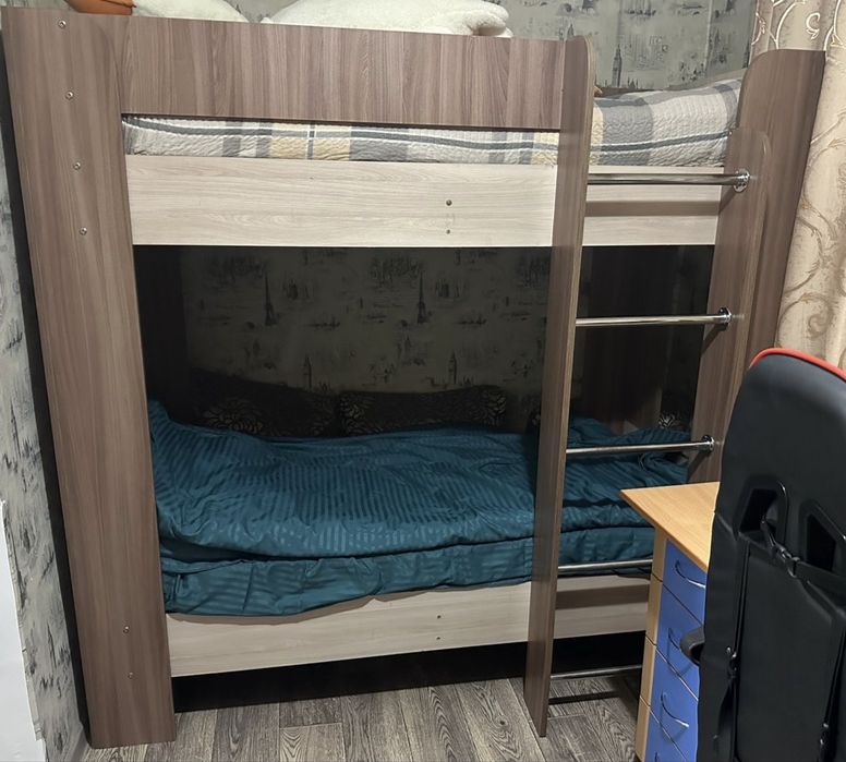 Двухъярусная кровать