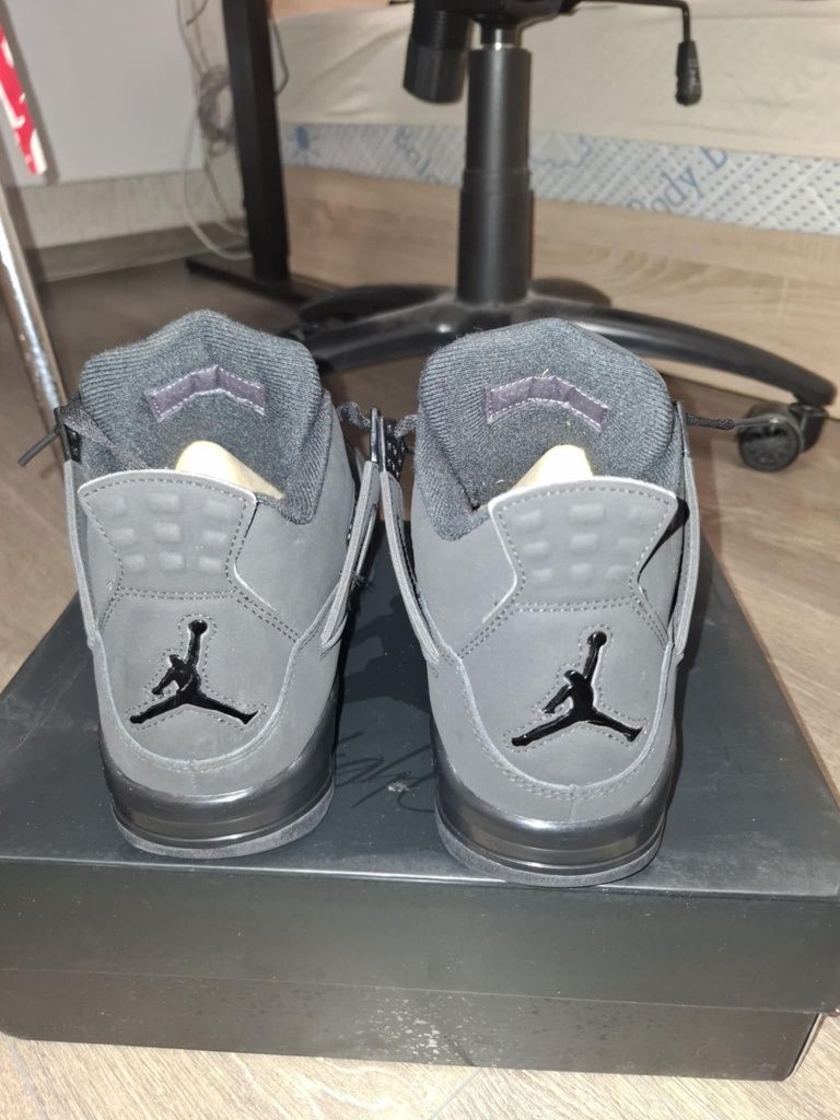 Jordan 4 black cat
