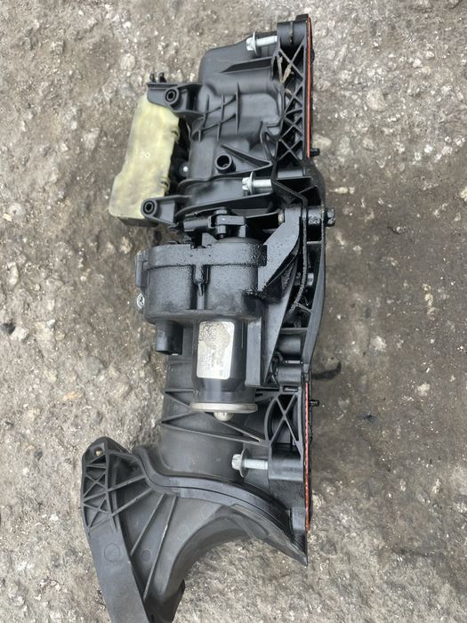 Колектор Мерцедес Е 220 cdi w213 Изпускател и Смукателен колектор