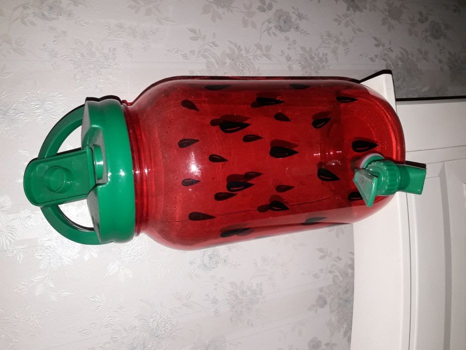 Bidon de apa pepene din plastic 3 l.