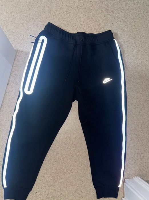 Pantaloni Nike Tech reflectorizanti