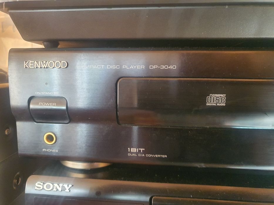 se vinde sd player kenvood dp 3040
