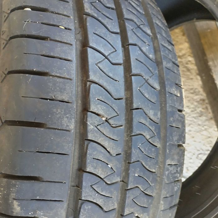 Бусови гуми Kumho 235/65/16C Dot 4623
