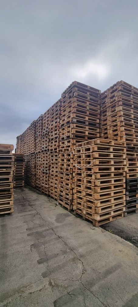 Vând paleti euro și NON euro
