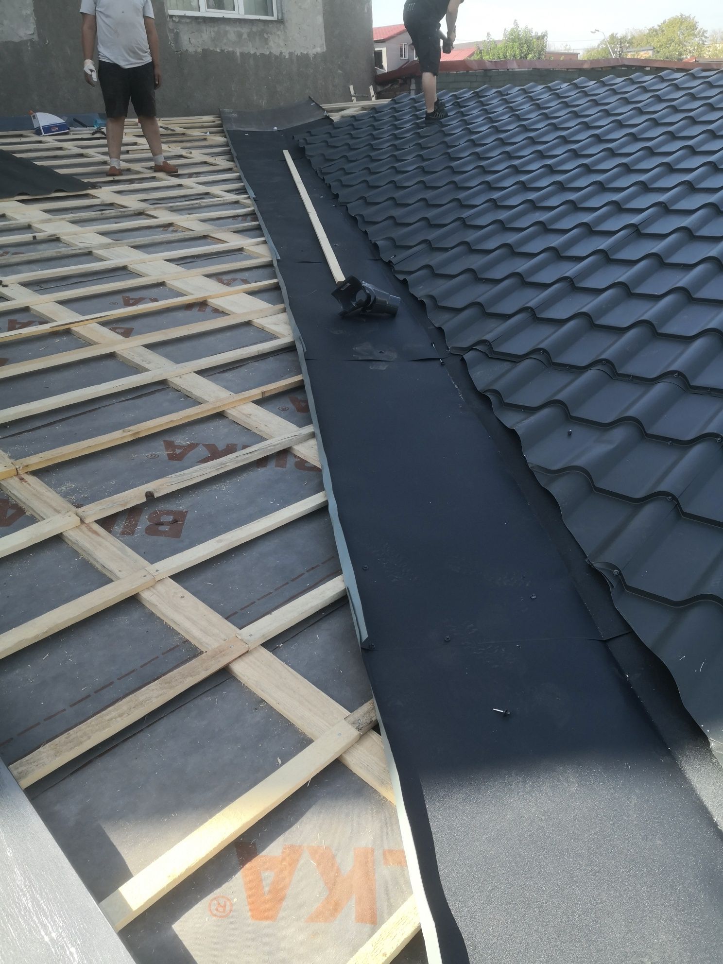 Acoperisuri tigla metalica tigla ceramica mansarde jgheaburi burlane