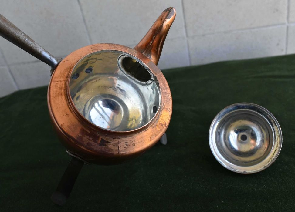 Чайник от кована мед