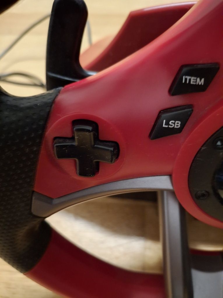 Vând urgent volan Nintendo Switch Mario kart HORI