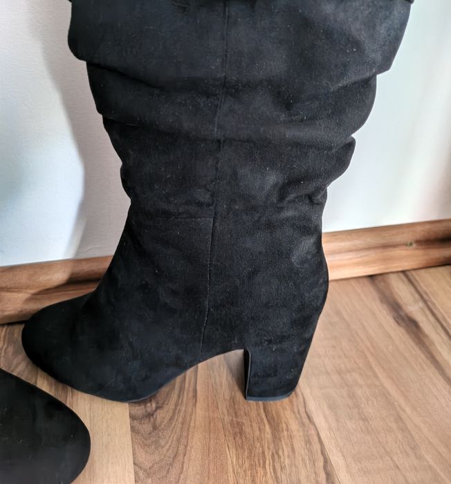 Cizme negre, model incretit, toc 8 cm