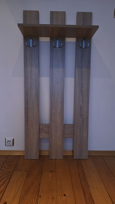 Закачалка за стена