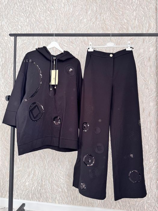 Продам спортивный костюм