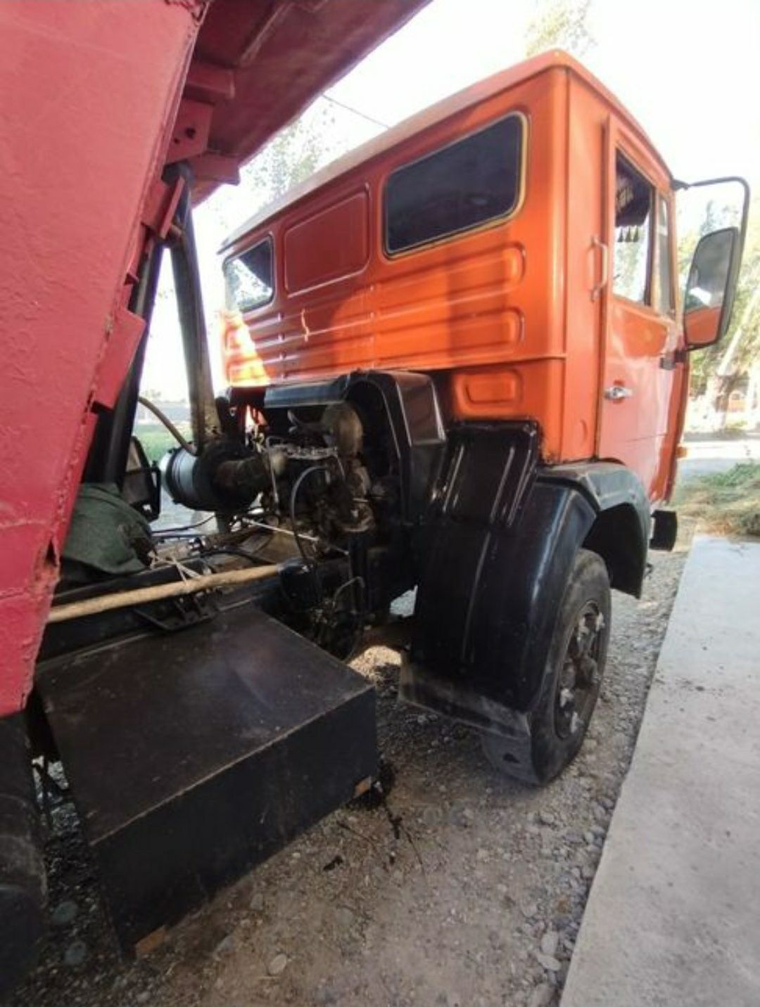 Kamaz samasval srochni sotiladi