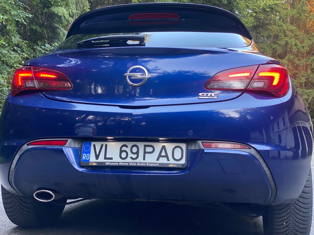 Vand  Opel Astra J GTC pachet OPC