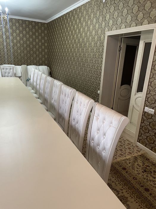 Стол стулья  зал