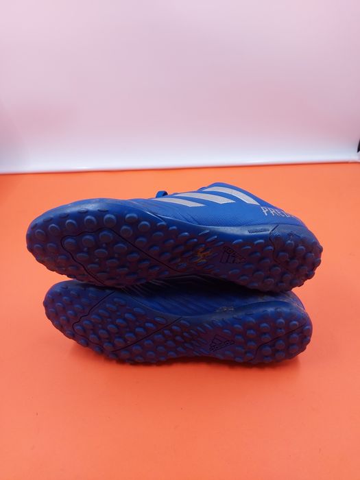 Adidas Predator номер 44 Оригинални футболни стоножки