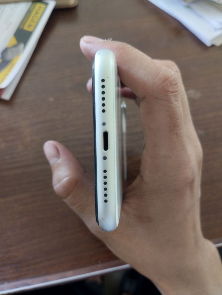 iPhone 11 64 Tali
