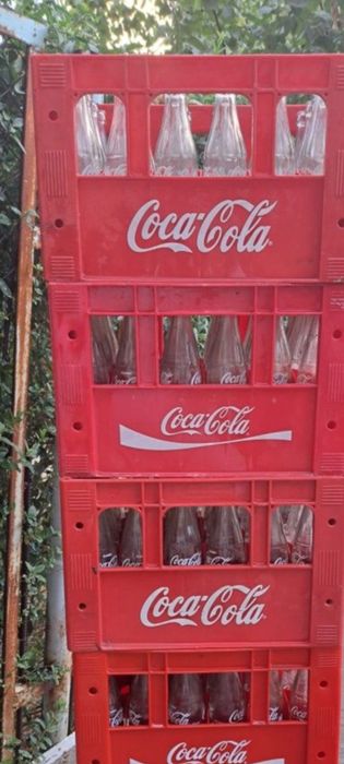 Ящик Кола с бутылками