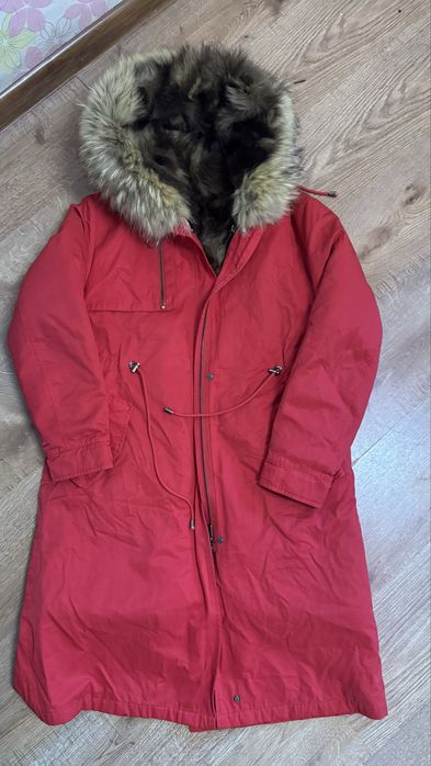 Зимняя парка внутри мех нат.енот, мех снимается, без меха как плащь