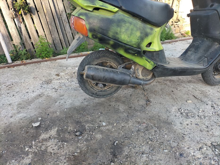 Vând scuter Aprilia de 80 cc 2t preț 1300 de lei NEGOCIABIL