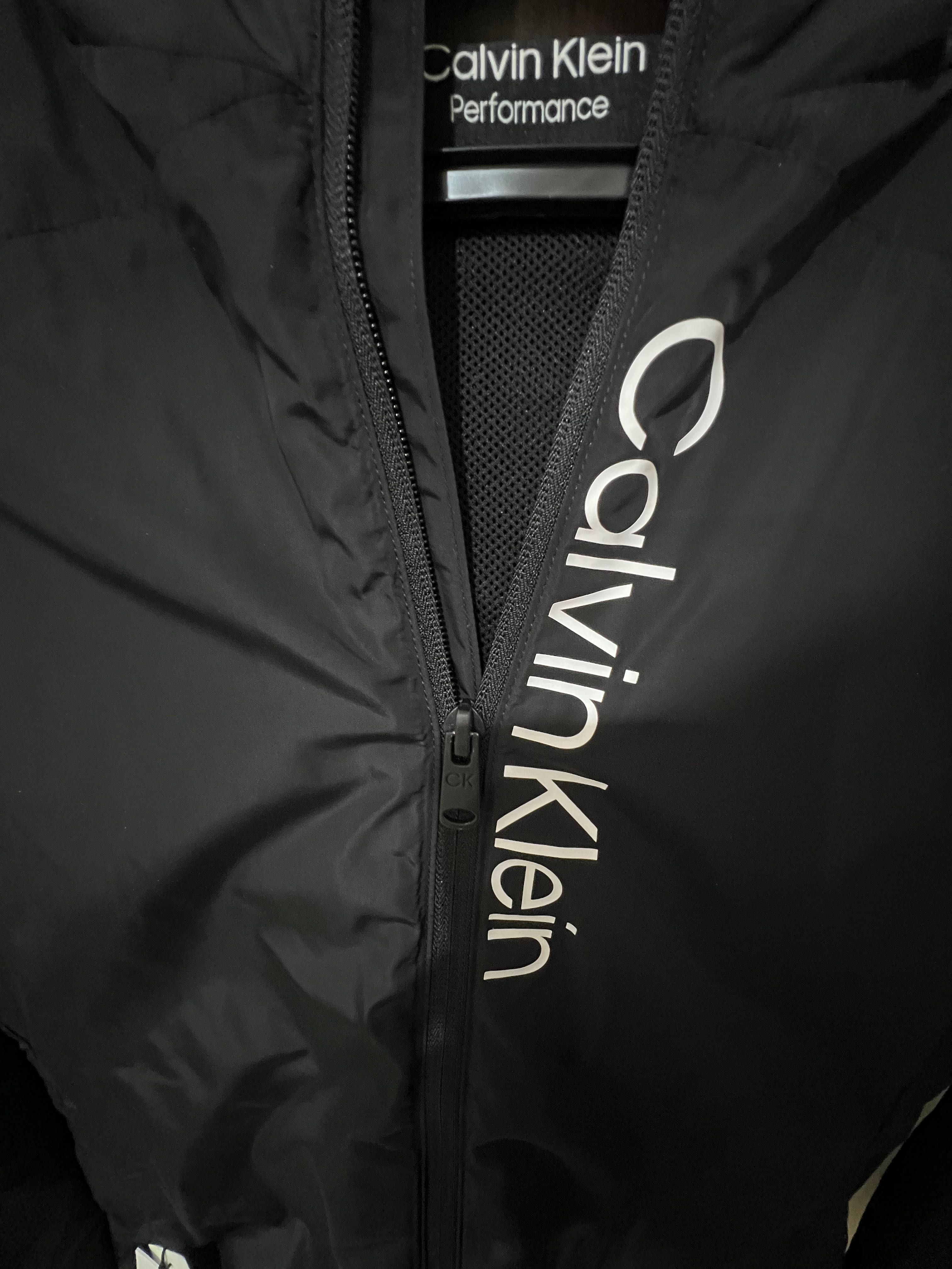 Ново черно яке Calvin Klein